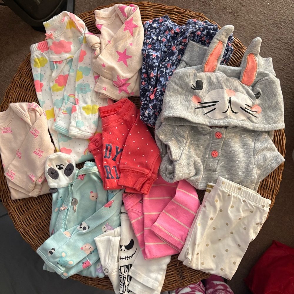 19 Piece Bundle of Newborn and 0-3 Baby Girl Clothing - Picture 2 of 16